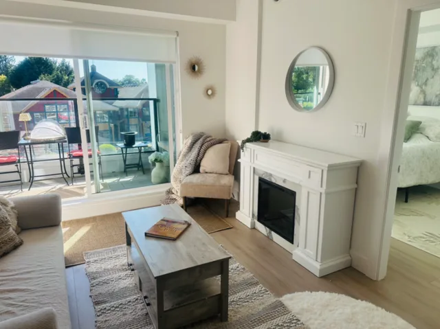 2 Block walk to Ocean, 1BDR. + DEN  - View Royale New Condo, Victoria